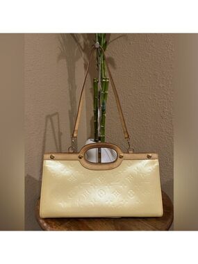 LOUIS VUITTON VERNIS ROXBURY DRIVE